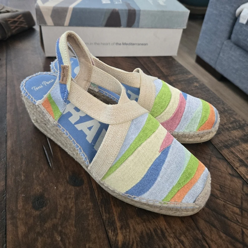 Toni Pons Montjoi Odanes Multicolored Waves Espadrilles Sandals. Size US 9. New.